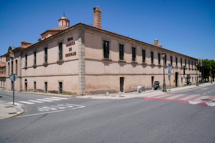Fachada de la Real Fábrica de Cristales de La Granja, sede de la FCNV.