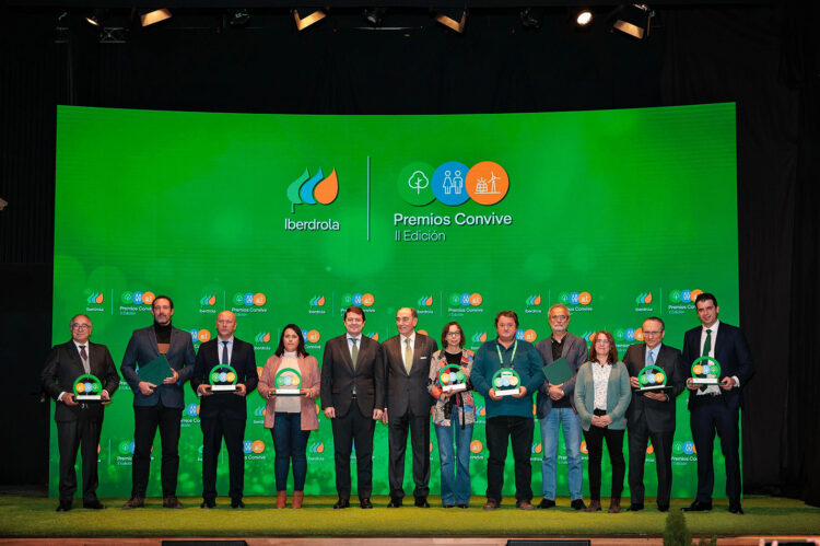 Iberdrola entrega sus II Premios Convive en Paredes de Nava, Palencia. / Brágimo
