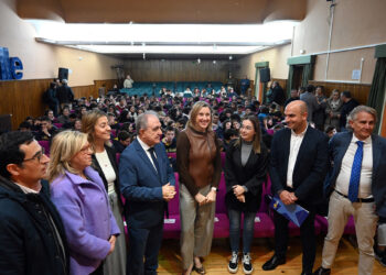 La Vicepresidenta de la Junta y Consejera de Familia e Igualdad de Oportunidades participa en el encuentro "Pausa y reconecta", celebrado en Palencia. / Adolfo Fernández