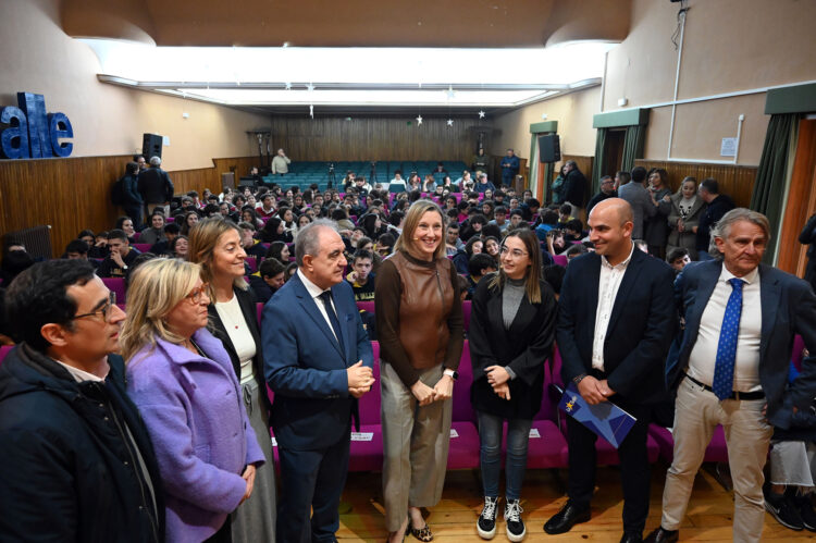 La Vicepresidenta de la Junta y Consejera de Familia e Igualdad de Oportunidades participa en el encuentro "Pausa y reconecta", celebrado en Palencia. / Adolfo Fernández