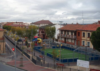Foto de archivo: calle de la localidad de Carbonero el Mayor / E.A.