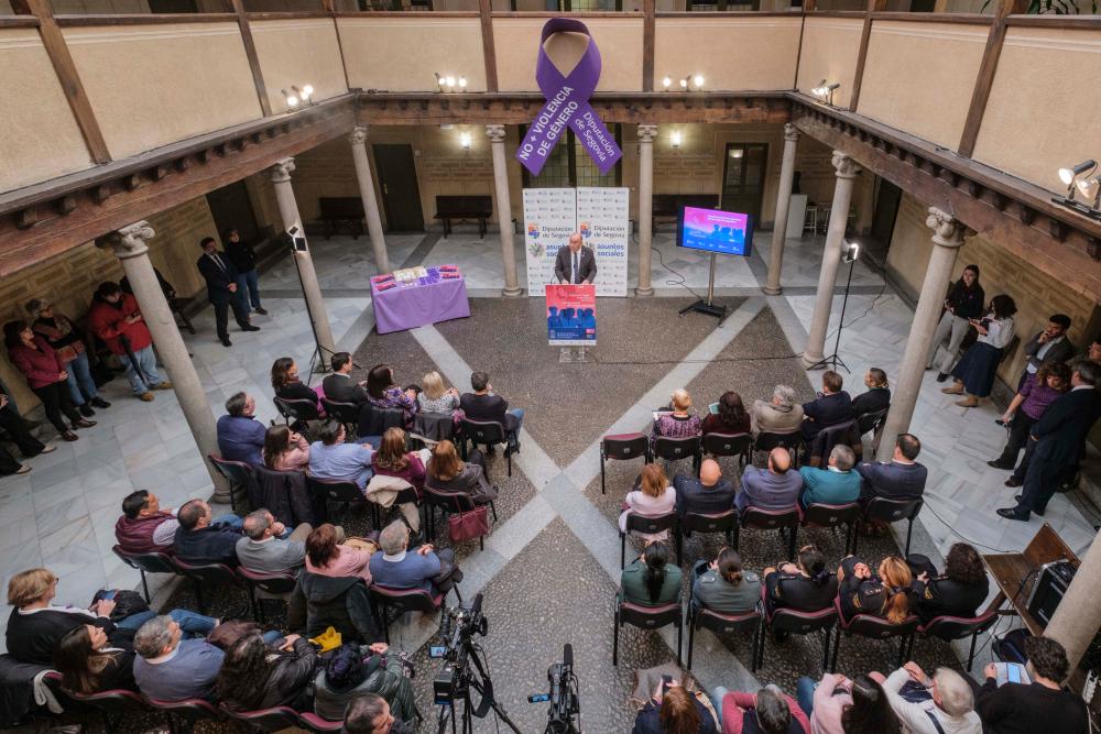 Acto de la Diputación por el Día Internacional de la Violencia contra las mujeres.