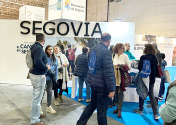 Visitantes al espacio dedicado a la provincia en AR-PA. / EL ADELANTADO