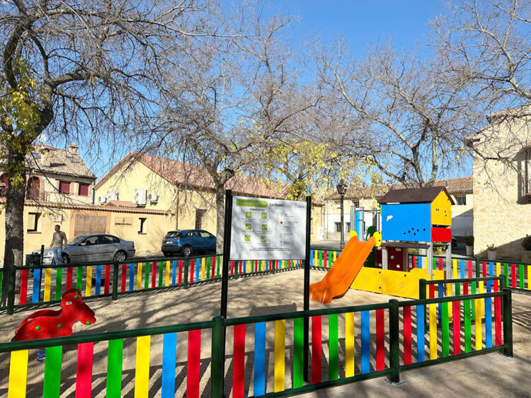 Abiertos al público los nuevos parques infantiles de Zamarramala y Revenga 1 Área infantil de Zamarramala