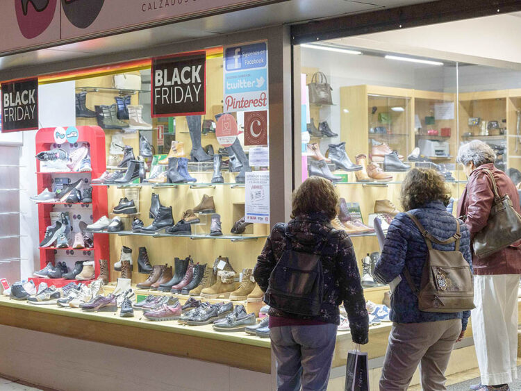 Comercio segoviano durante el 'Black Friday'. / KAMARERO