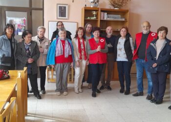 Charla coloquio impartida por voluntarios de Cruz Roja / LOURDES MATARRANZ