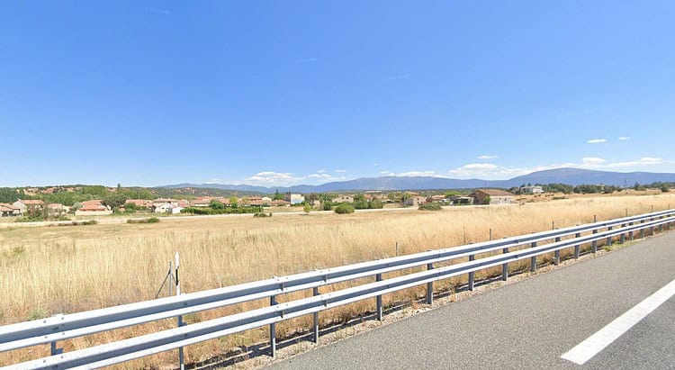 El vuelco de un camión en la A-1 (Castillejo de Mesleón) obliga a desviar el tráfico durante diez kilómetros 1 Vista de Castillejo de Mesleón desde la A-1 (FOTO: GOOGLE MAPS)