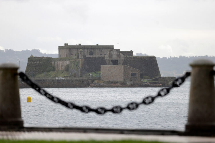 El Castillo de San Antón, en A Coruña, lugar desde el que partió la flota con siete barcos y 450 personas.