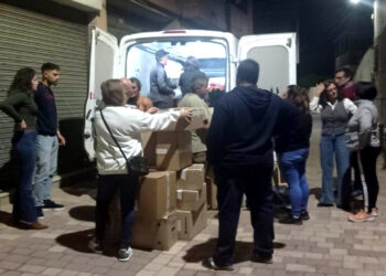 Preparación de la carga con destino a Valencia / AMADOR MARUGÁN