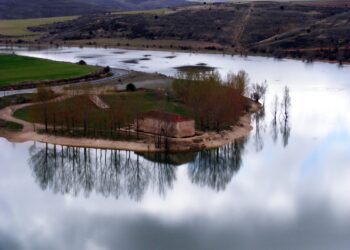 Embalse de Linares, cerca del municipio de Maderuelo.