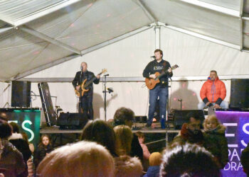 Actuación de ‘Esparadrapo’ uno de los grupos que participará en la cita / E.A.