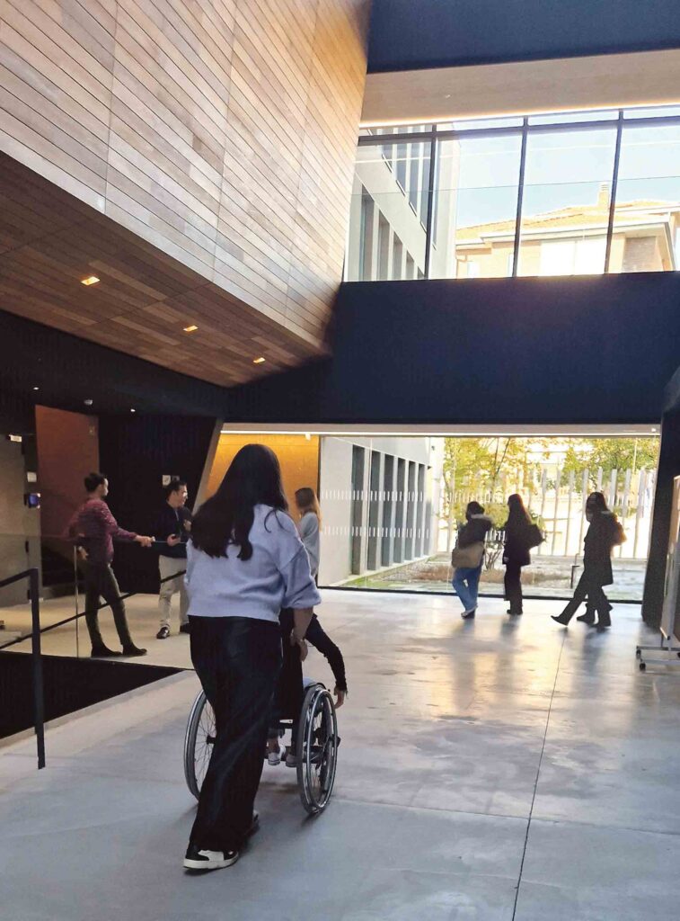 FOTO 2 VISUAL Y SILLAS web