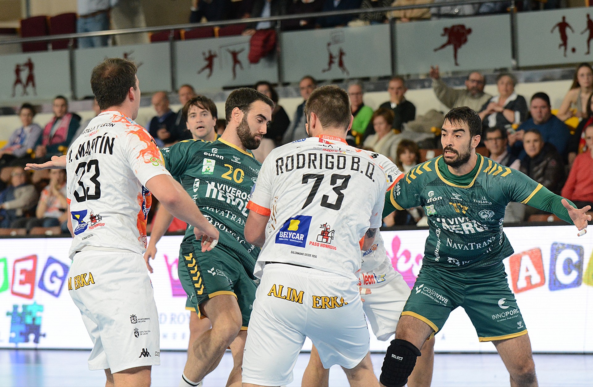 El BM Nava sigue sin romper el maleficio del Palacio 2 FOTO WEB