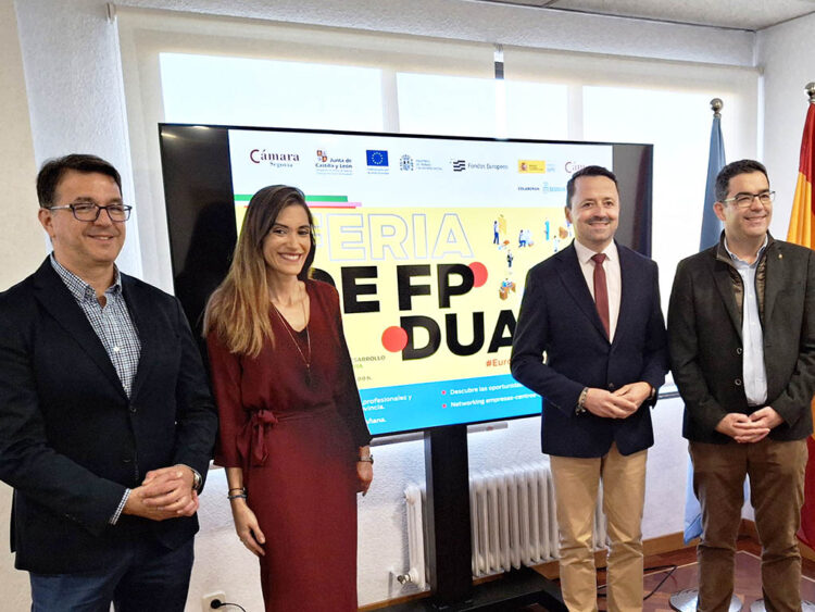 La Cámara de Segovia y la Dirección Provincial de Educación presentan la feria de FP Dual 1 Ángel Luis Llorente, María José Tapia, Diego del Pozo y José Luis Horcajo, en la presentación de la Feria de FP Dual.