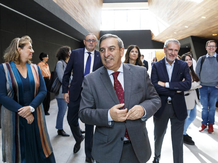 Sanz Merino realza la colaboración público-privada para que Castilla y León esté a la vanguardia tecnológica 1 El consejero de Movilidad y Transformación Digital, José Luis Sanz Merino, durante la jornada 'Conecta2'. / NACHO VALVERDE - ICAL