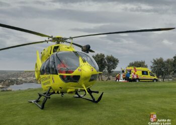 El motorista tuvo que ser rescatado en helicóptero.