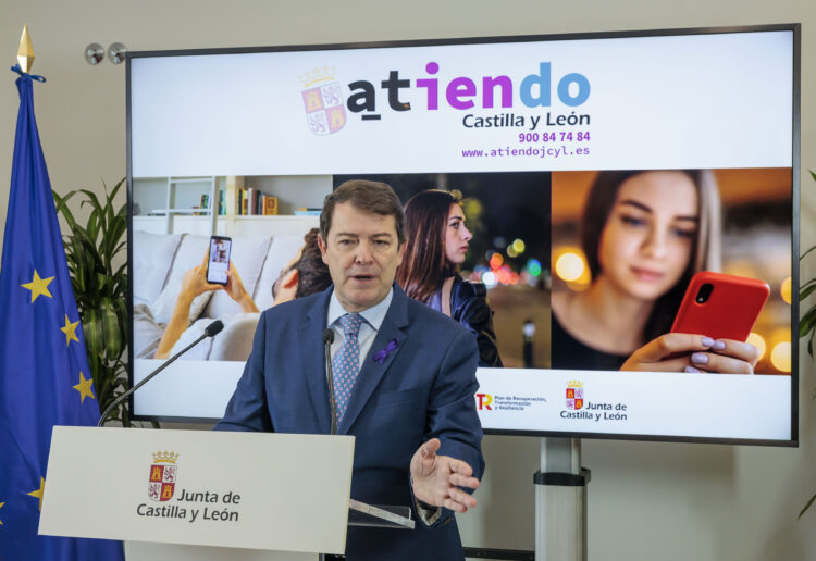 Castilla y León activa la nueva Ley de Violencia de Género 1 Alfonso Fernández Mañueco durante la inauguración del centro ‘Atiendo’ en Salamanca.
