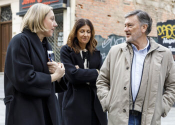 Isabel Blanco, Raquel Alonso y Francisco Vázquez, en Segovia. / NACHO VALVERDE - ICAL
