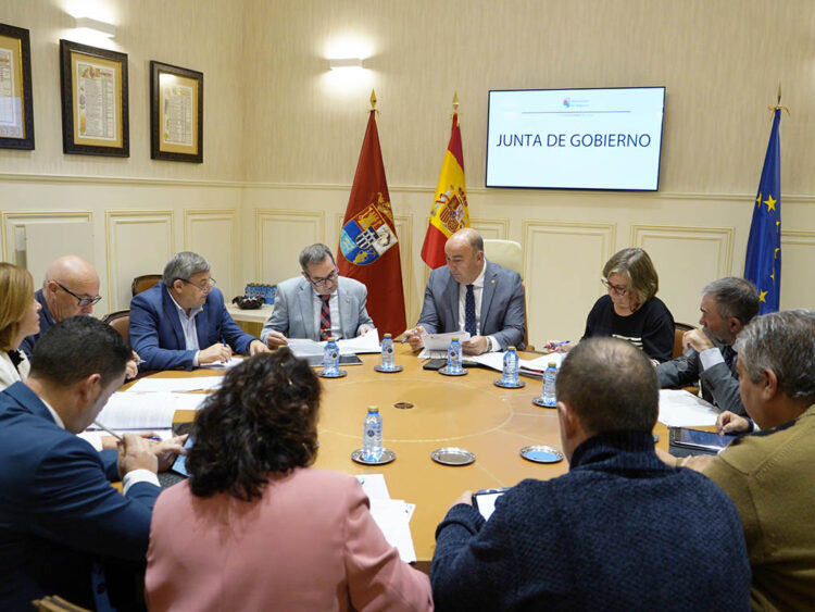 La Diputación y la Junta invertirán más de dos millones en municipios de menos de mil habitantes 1 Junta de Gobierno de la Diputación de Segovia