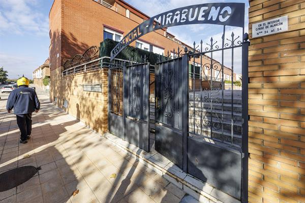 El presunto homicida fue detenido poco después del suceso y en una calle cercana al lugar de los hechos. / Santi Otero