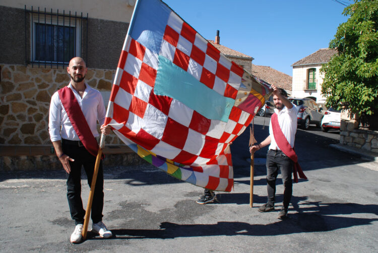 El ritual del rosario en la torre 1 La Bandera. Foto de Fuencisla Álvarez_