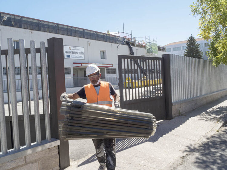 Obras en el IES 'María Moliner'. / KAMARERO