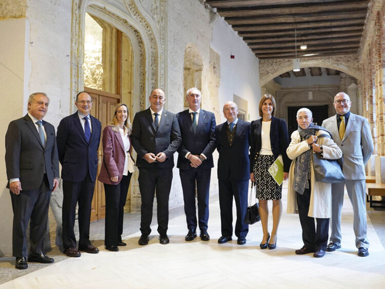 IE University reafirma su compromiso con Segovia durante la reunión del Patronato 1 Reunión del Patronato de IE University. / ROBERTO ARRIBAS