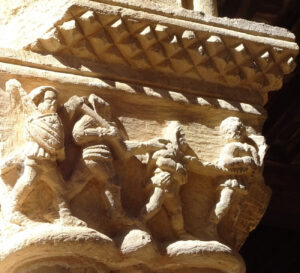 Escena con cuatro personajes.