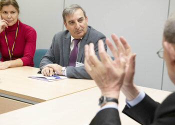 El consejero de Movilidad y Transformación Digital, José Luis Sanz Merino, celebra en Bruselas, diversas reuniones con responsables de la Representación Permanente de España en Europa. / LUIS HIDALGO - ICAL