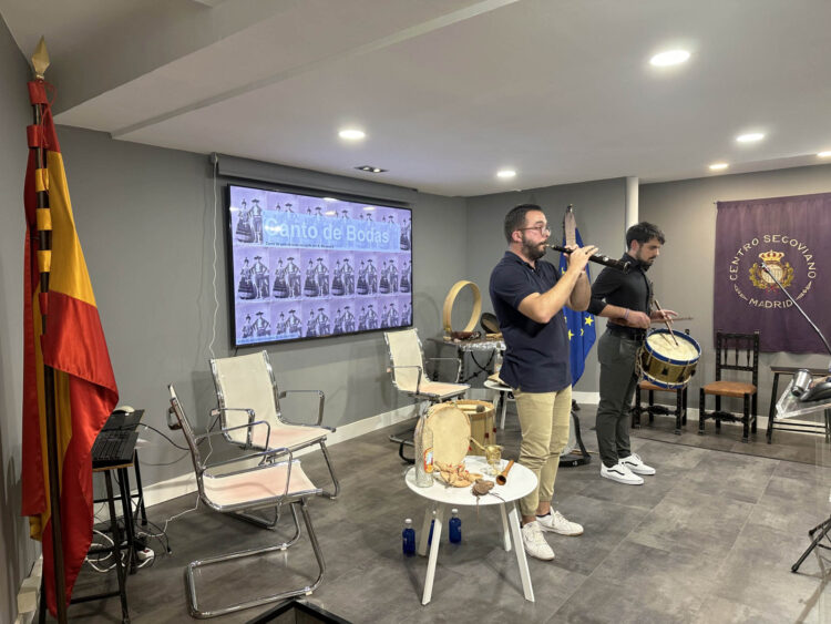 Víctor Sanz y Samuel de Francisco en el Centro Segoviano de Madrid. / CSM