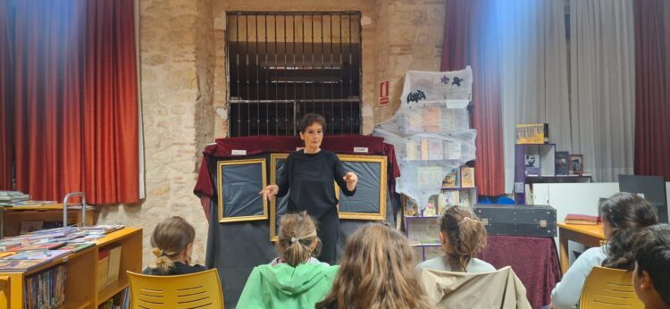 Actuacion de Sonsoles Novo en Cantimpalos / LOURDES MATARRANZ