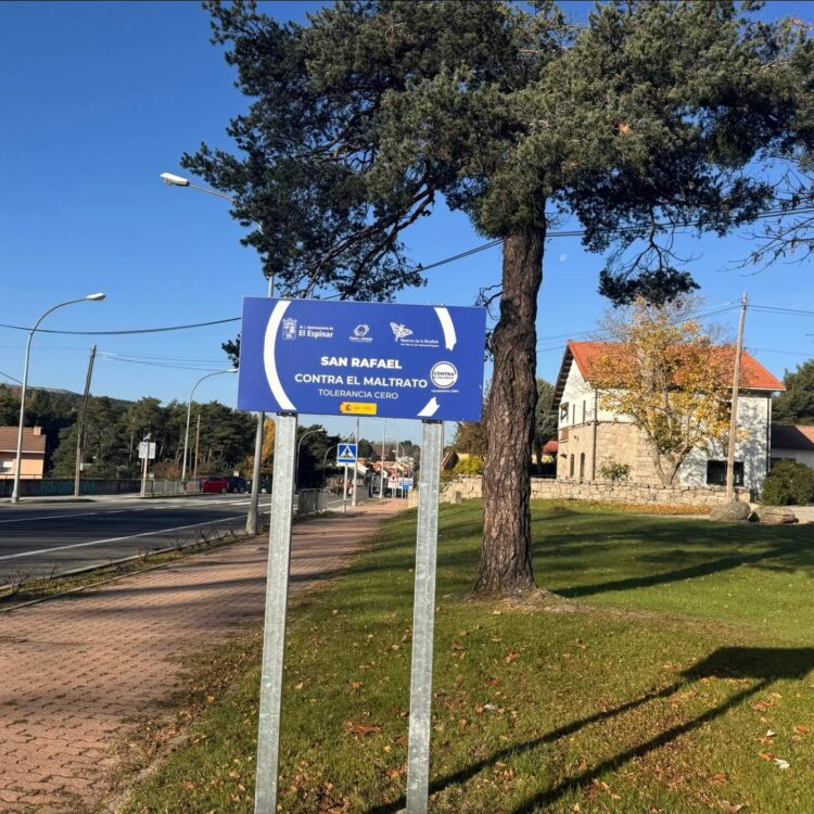 El Espinar se une a la campaña ‘Municipios contra el maltrato. Tolerancia cero’ 1 Una de las señaléticas instaladas / AYTO. EL ESPINAR