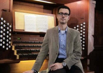 El organista titular de la Catedral Basílica del Pilar en Zaragoza (FOTO: EUROPA PRESS)