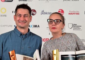 Mentxu Álvarez y Ricardo López, de Gran Angula Fotógrafos, en diferentes momentos de la gala