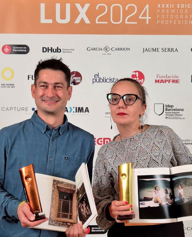 Mentxu Álvarez y Ricardo López, de Gran Angula Fotógrafos, en diferentes momentos de la gala