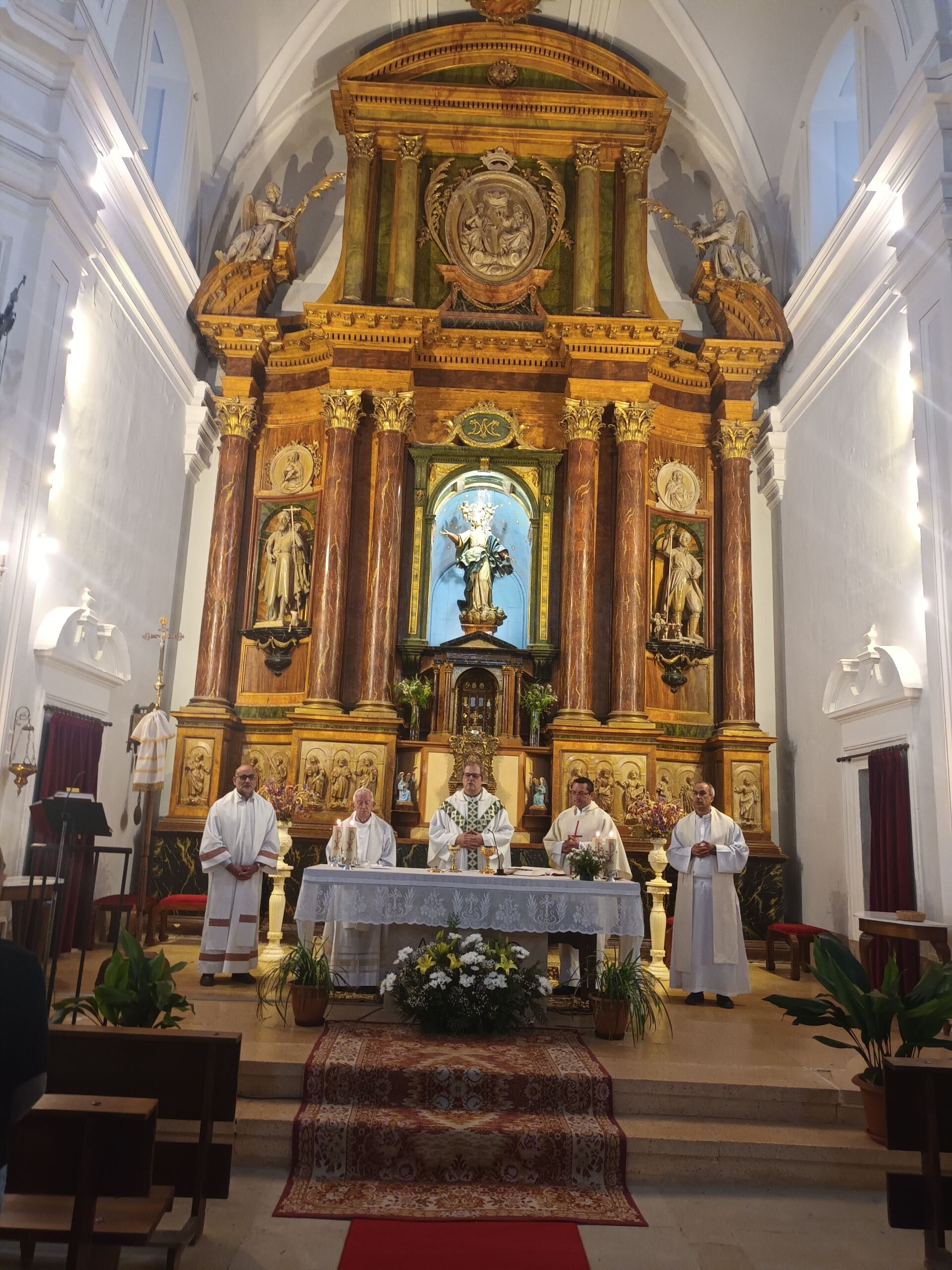 La iglesia de la Asunción, de Valseca, cumple 275 años 2 El altar Mayor, un ornamento espectacular.