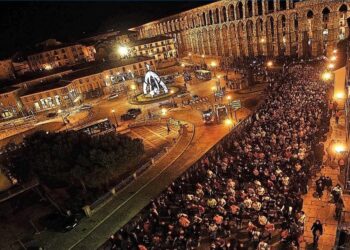 Salida de una edición pasada de la carrera que se celebra el 31 de diciembre en Segovia./ E.A.