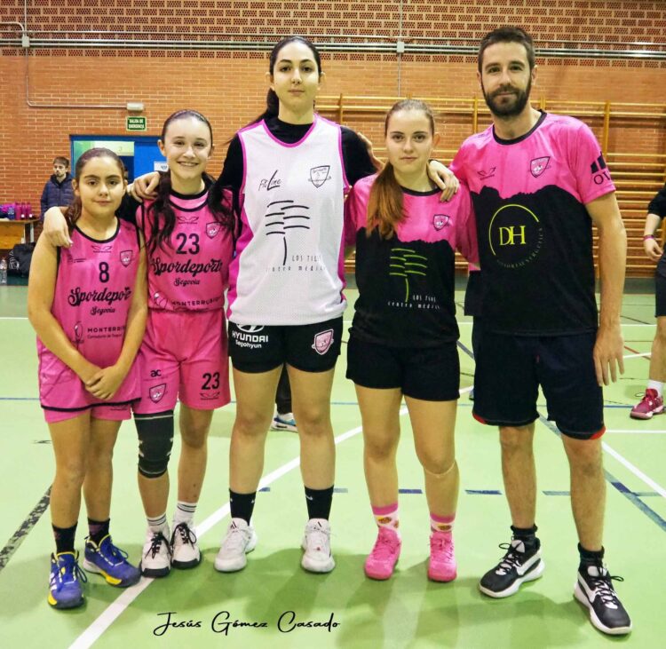 Gran aceptación del segundo Clínic de Navidad del CD Spordeporte 1 Participantes en el Clínic del club Spordeporte./ JESÚS GÓMEZ CASADO