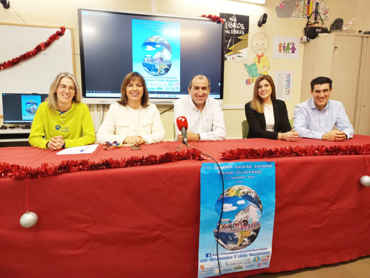 Representantes del CEIP Villalpando durante la presentación de la carrera./ E.A.