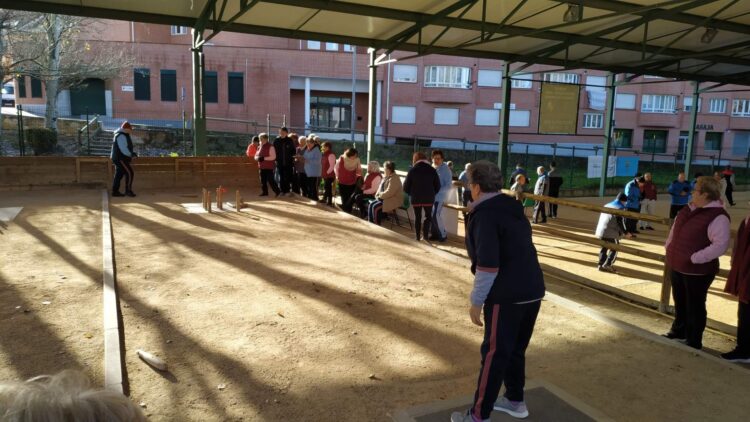 Un momento de la competición de bolos femeninos jugada en la pista ‘Orgullo Segoviano’./ DELEGACIÓN