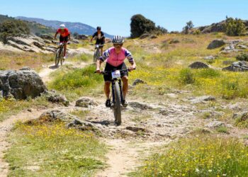 Participantes en una edición de la Madrid-Segovia./ E.A.