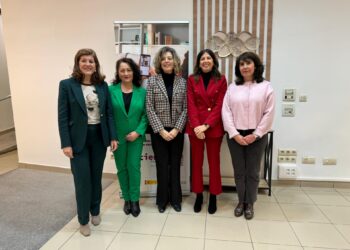 Victoria Moreno, Raquel Sanz, Azucena Suárez y Pilar Martín durante su visita al centro ‘Atiendo’ de Segovia.