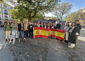 Integrantes de Nuevas Generaciones del PP, junto con dirigentes del partido en Segovia./ PP