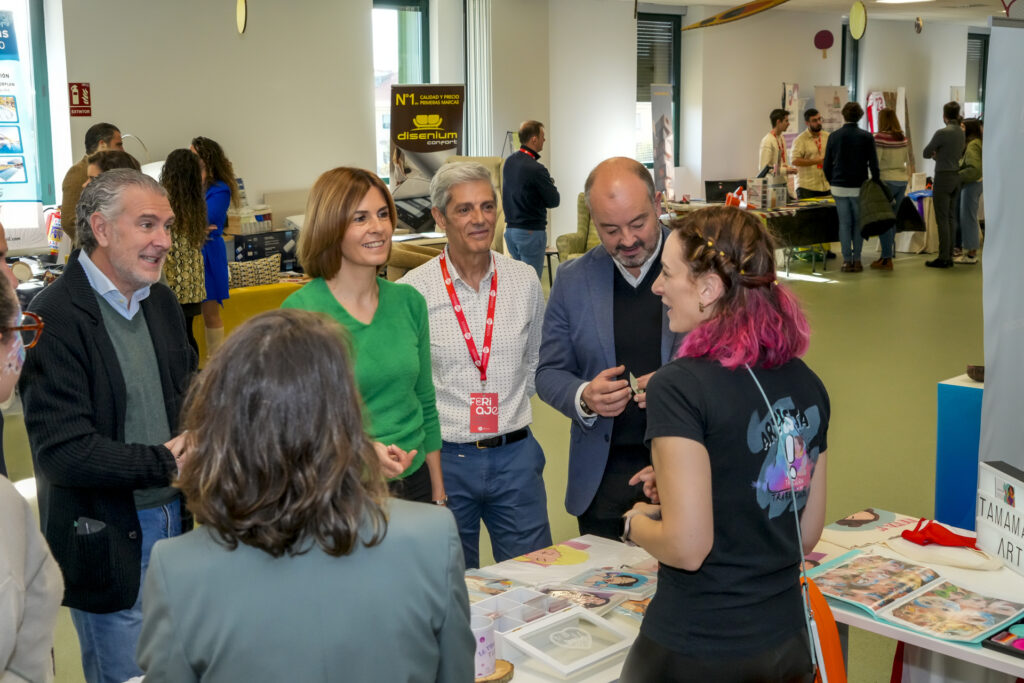 Andrés Ortega, Magdalena Rodríguez y Sergio Calleja visitaron FERIAJE.