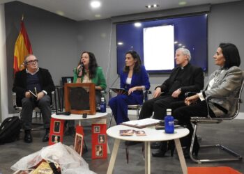 Charla coloquio sobre Isabel I de Castilla en el Centro Segoviano de Madrid.