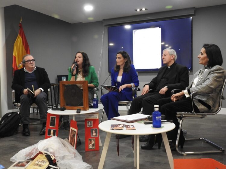 Charla coloquio sobre Isabel I de Castilla en el Centro Segoviano de Madrid.