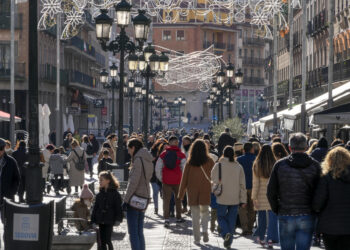 Segovia se llenó de visitantes en uno de los puentes con más afluencia.