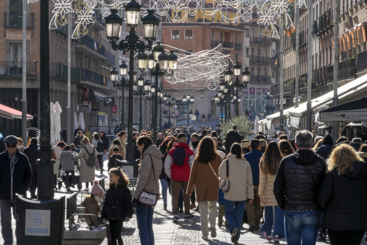 Segovia se vacía y las carreteras se llenan con el fin del puente 1 Segovia se llenó de visitantes en uno de los puentes con más afluencia.