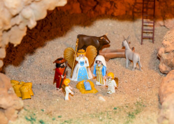 Escena del Nacimiento en el Belén de la Diputación de Segovia hecho con piezas de Playmobil.