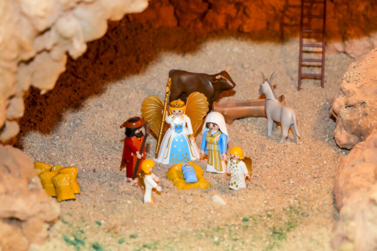 Escena del Nacimiento en el Belén de la Diputación de Segovia hecho con piezas de Playmobil.